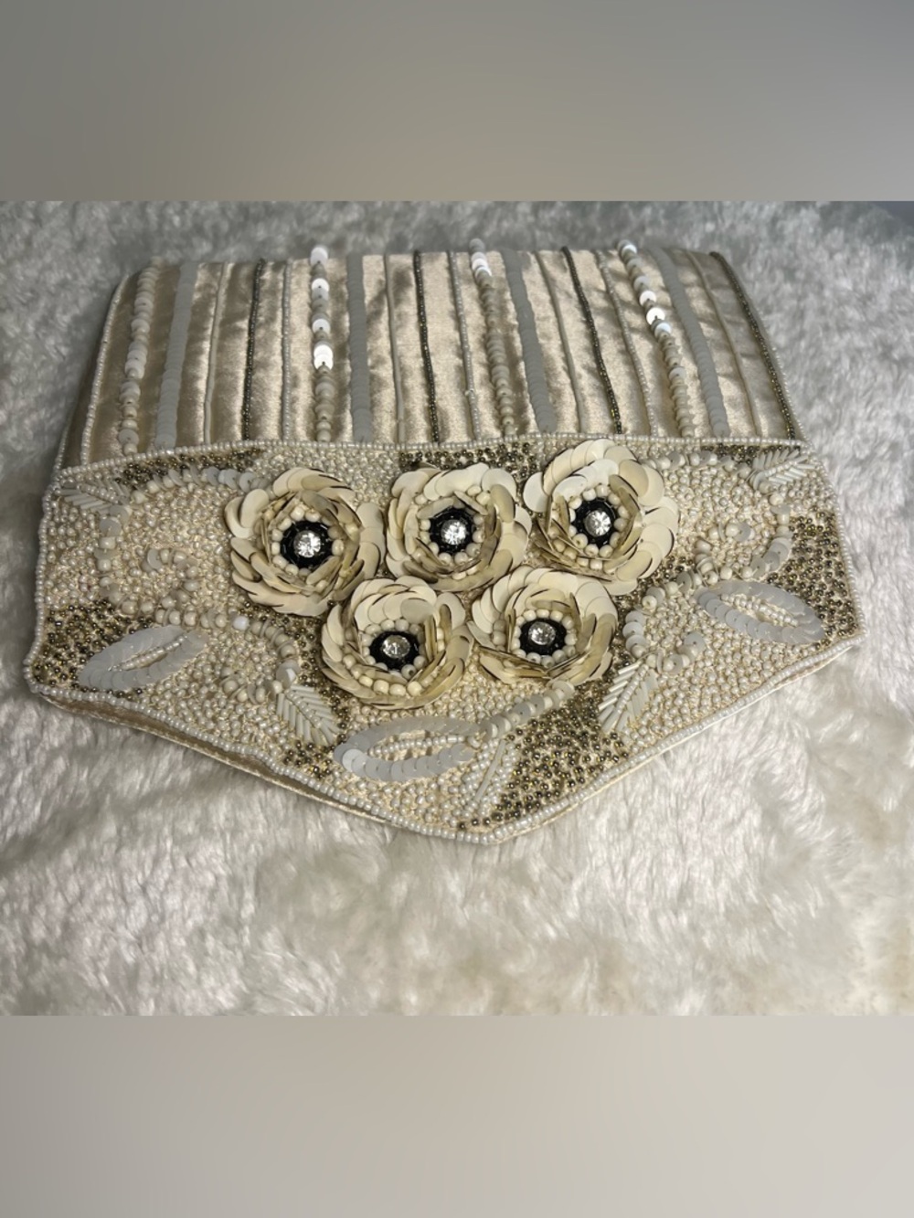 Clements Ribiero Ivory Fully Beaded Purse - Picture 6 of 11